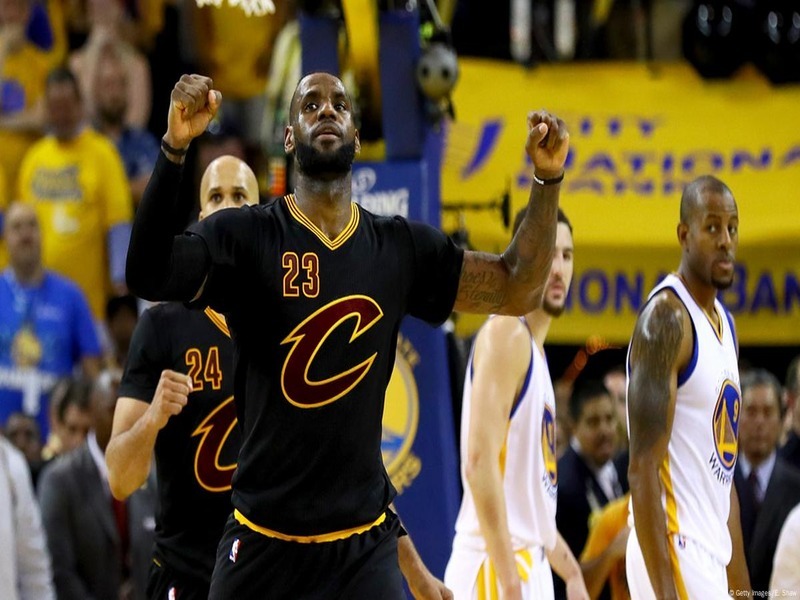 LeBron James comemora contra Golden State Warriors na final da NBA 2016 - Reprodução: Yandex