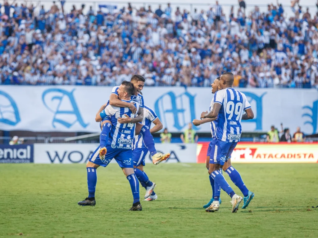 Jogadores do Avaí em ação