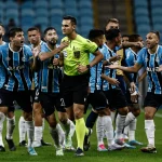 Grêmio x CSA: Tricolor é eliminado com polêmica de arbitragem e expulsão