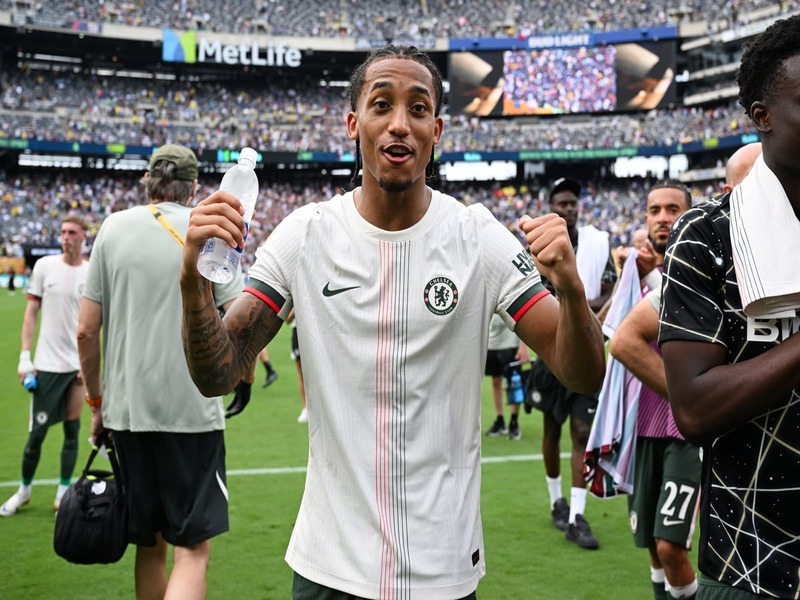 João Pedro em comemoração pelo Chelsea - Reprodução: Yandex