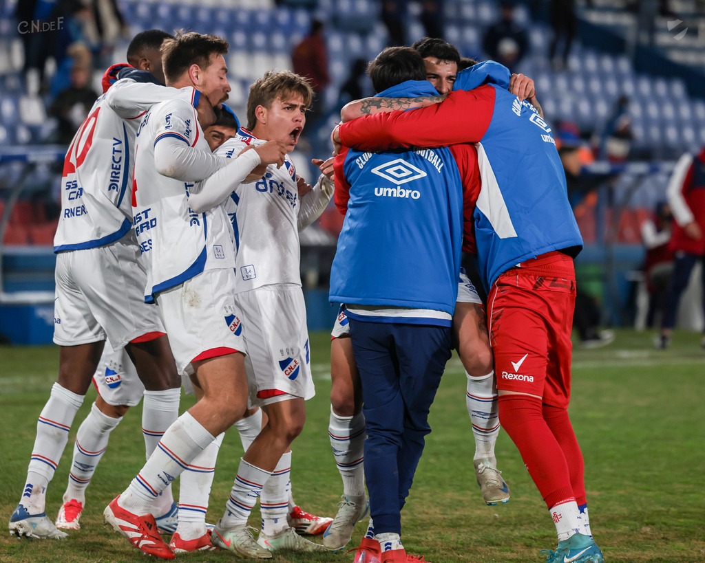 Jogadores do Nacional em ação